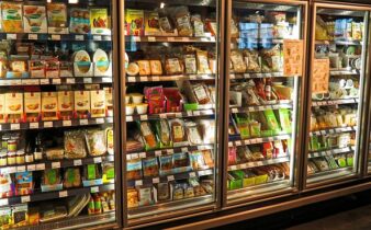 Køleskabets historie: Fra isblok til smart teknologi